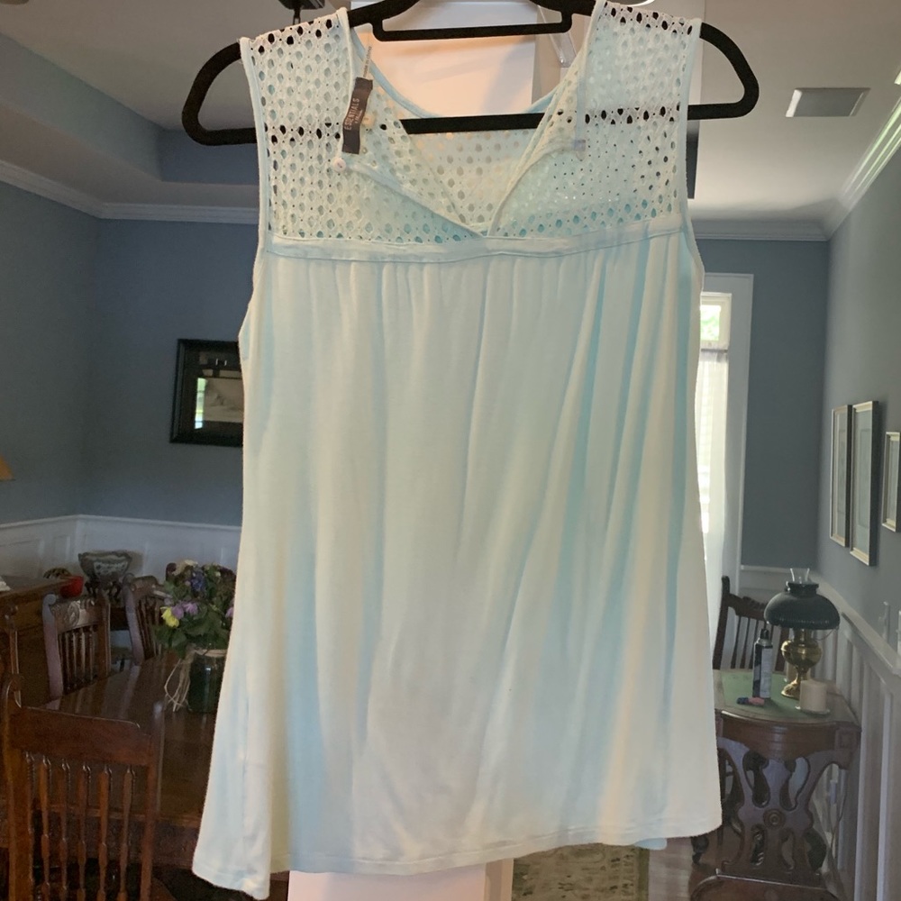 Lace patterned tank - Picture 4 of 4